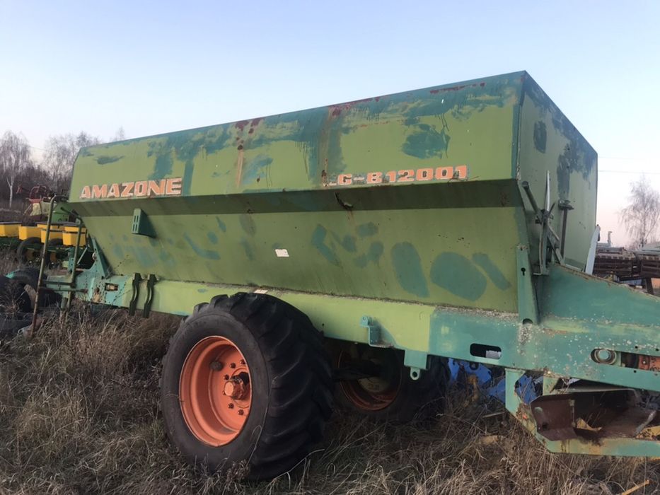 Розкидач міндобрив (прицеп)Amazone  удобрений Амазон прицепной