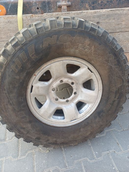Jantes + Pneus 235/85 R16 COMO NOVOS