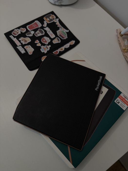 Czytnik Pocketbook Era plus etui