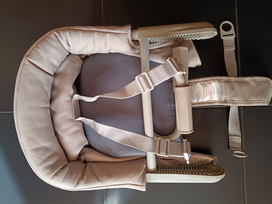 Cadeira de papa de encaixe (Fast Table Chair), marca italiana Iglesina