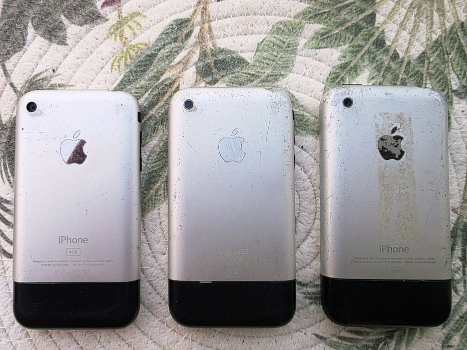 IPhone 1 generation 2g. 4gb, 8gb, 16 gb