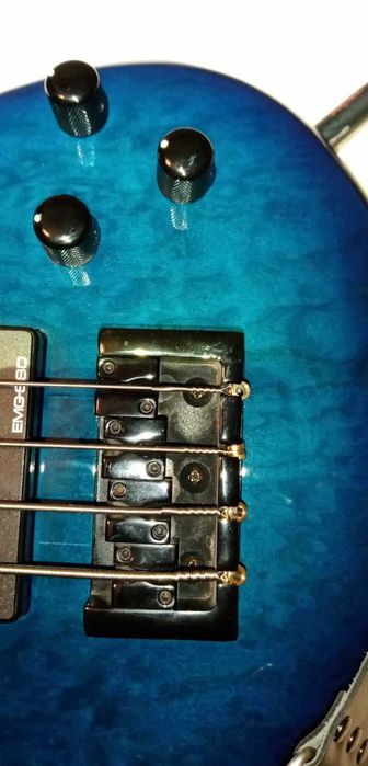 gitara basowa Spector  4 i akcesoria