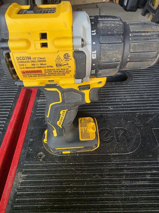 Dewalt  DCD 794 шуруповерт