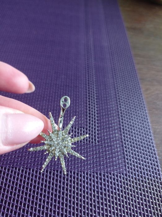 Wisiorek z cyrkoniami