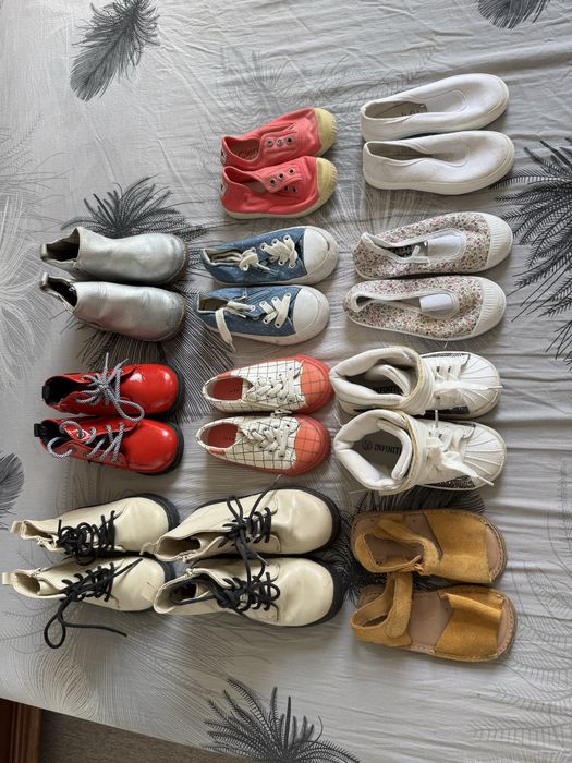 Взуття на дівчинку