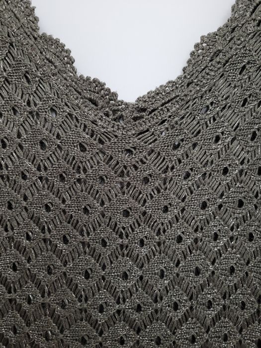 Sweter damski ze srebrną nitką