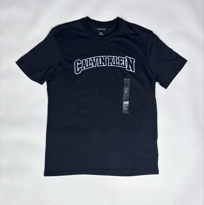 Футболка  Calvin Klein.  ОРИГІНАЛ.    С.  М. Л
