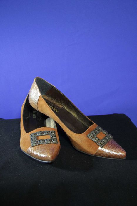 Sapato de salto, camurça e pele, camel, Charles - Novo