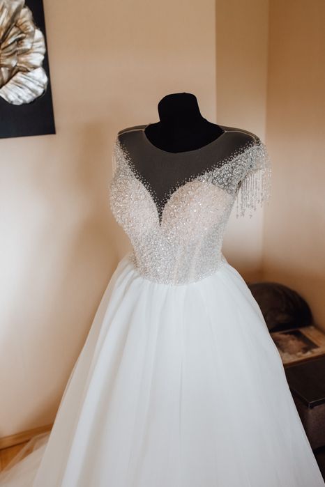 Продаж весільної сукні