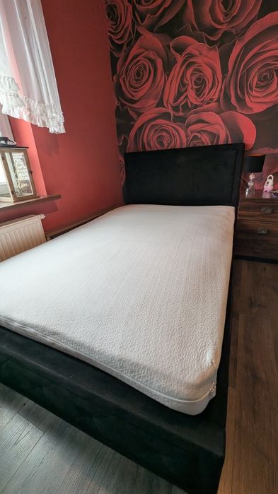 Łóżko welurowe sypialniane czarne pikowane z pojemnikiem 120x200