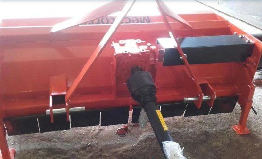 Triturador de rama de batata (fabrico próprio)