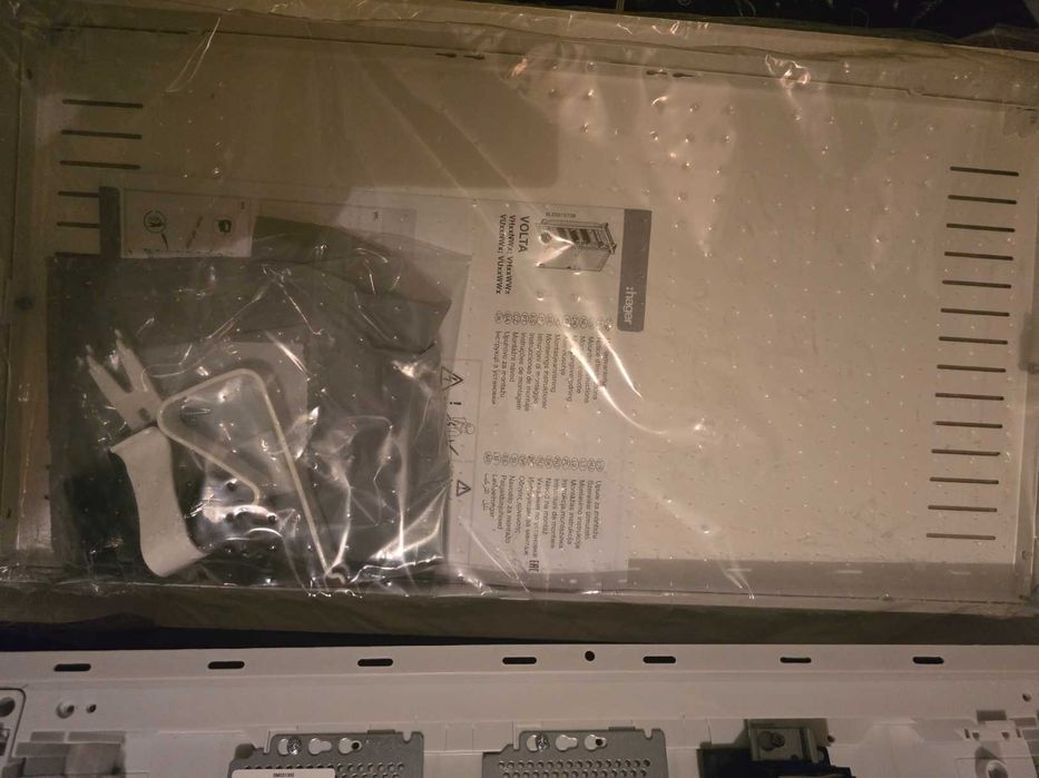 Hager Rozdzielnia Multimedialna Podtynkowa Volta 3 (Vu36Nwp)