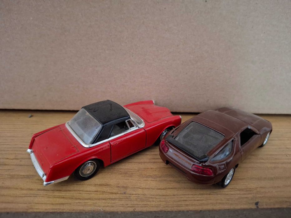 Zestaw dwóch modeli firmy Solido (Auta PRLu)