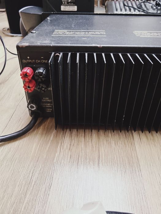 Końcówka mocy AB  International model 900A