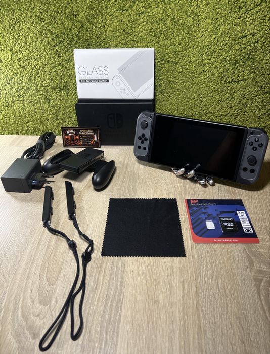 Гибридная консоль Nintendo Switch Grey V2 + 6 мес. Гарантии + MicroSD 256GB
