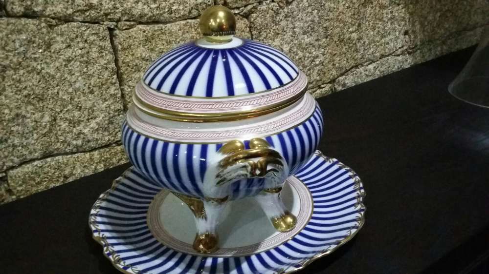 Terrina e prato em Porcelana