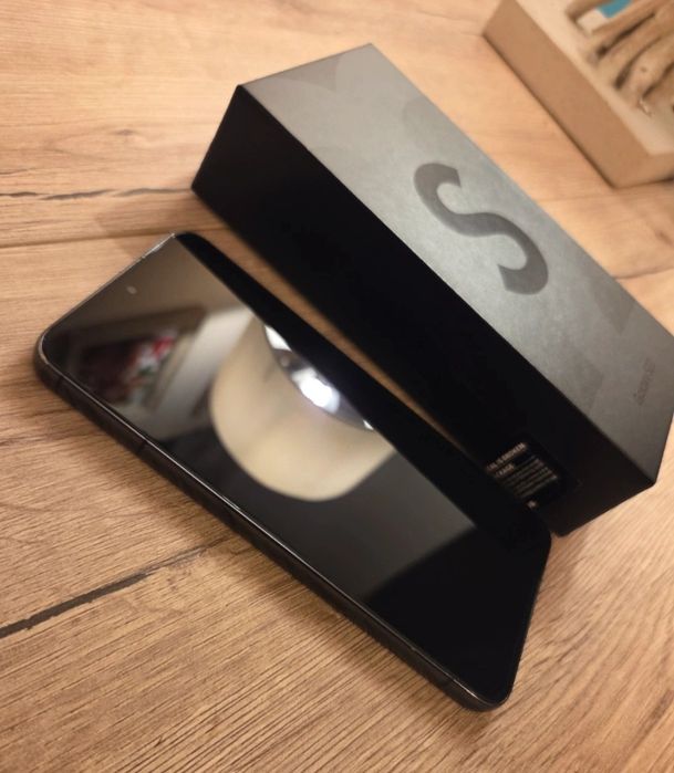 Samsung Galaxy S22 5G 256GB / 8GB RAM Phantom Black (Com Caixa)