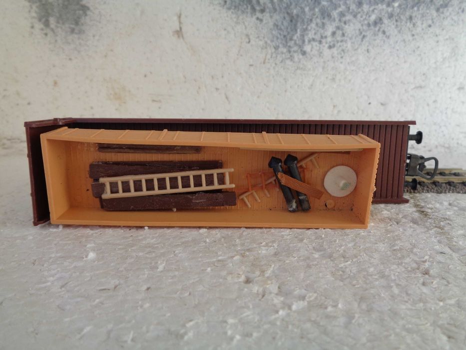 1:87 LIMA Vagão mercadorias de tranporte de camiões comboio