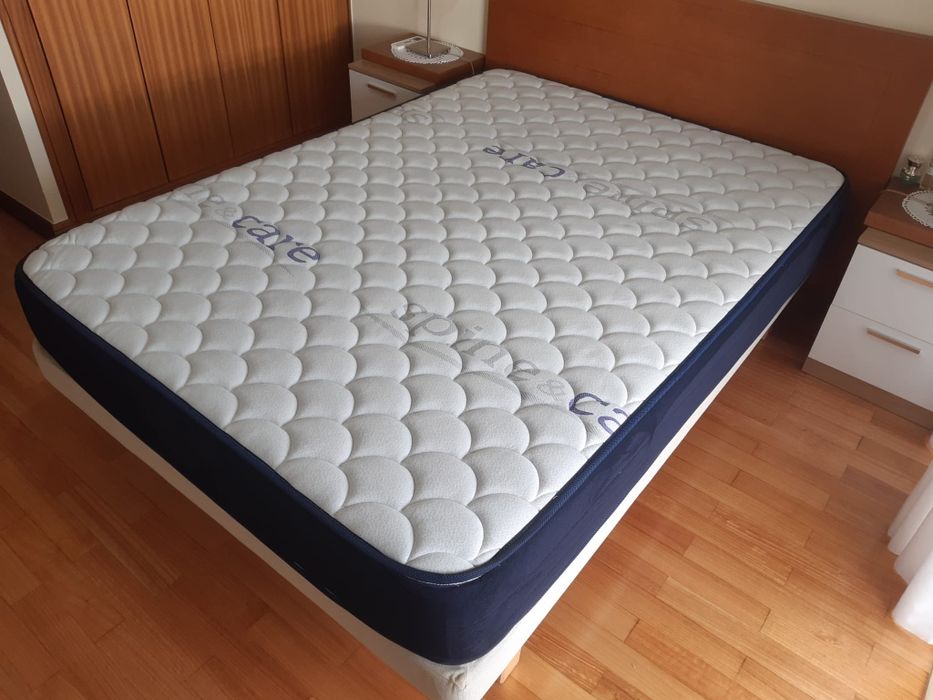 Cama e colchão 1.35×1.90m