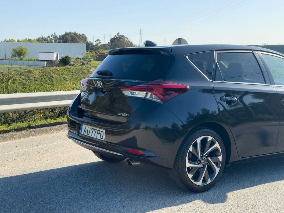 Toyota Auris 1.2T Comfort +P.Sport +NAV