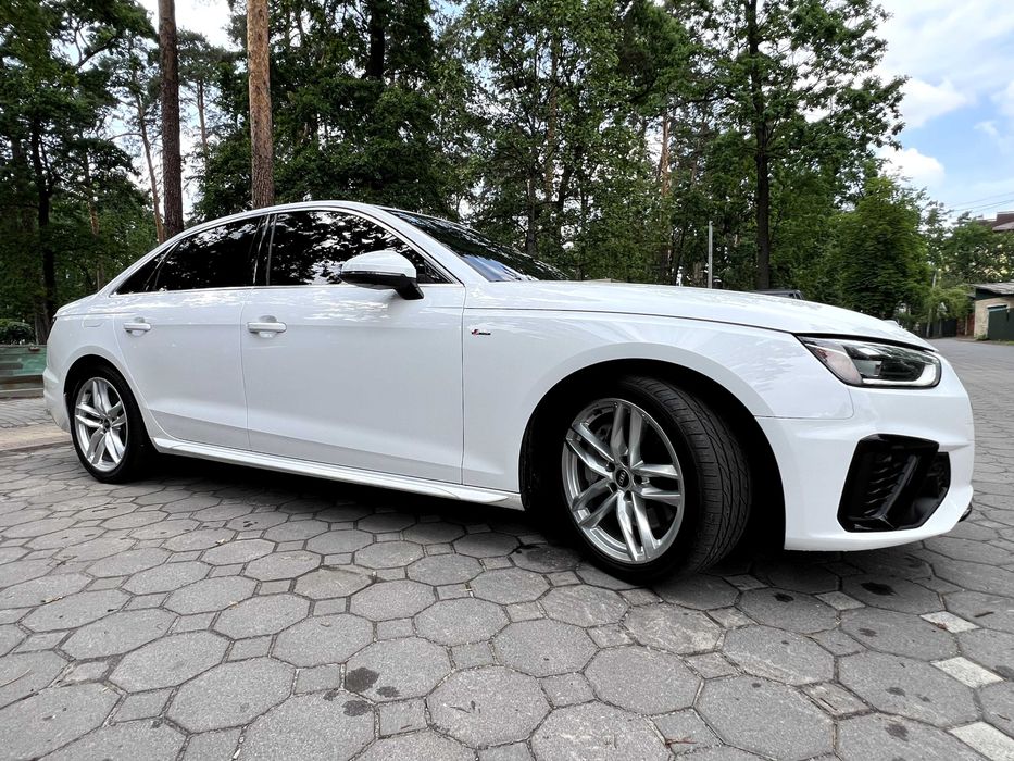 Audi A4 Quattro Premium Plus 2022 s-line