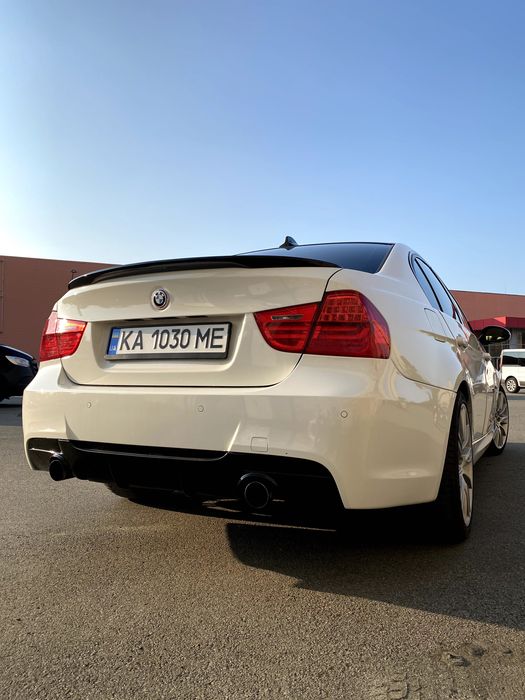 BMW E90 328xi 2010 3.0I