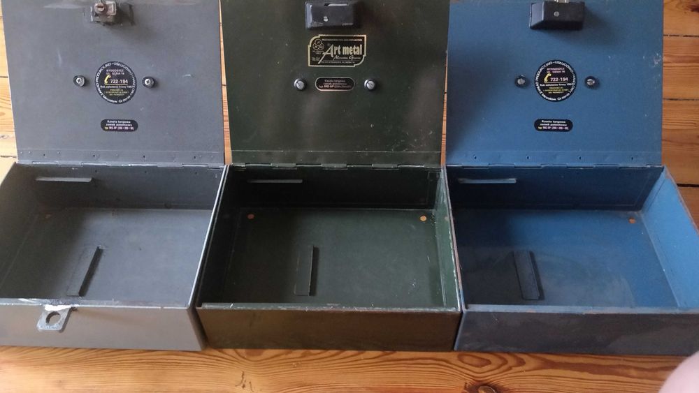 kasetka metalowa na pieniądze, sejf _ 1 szt