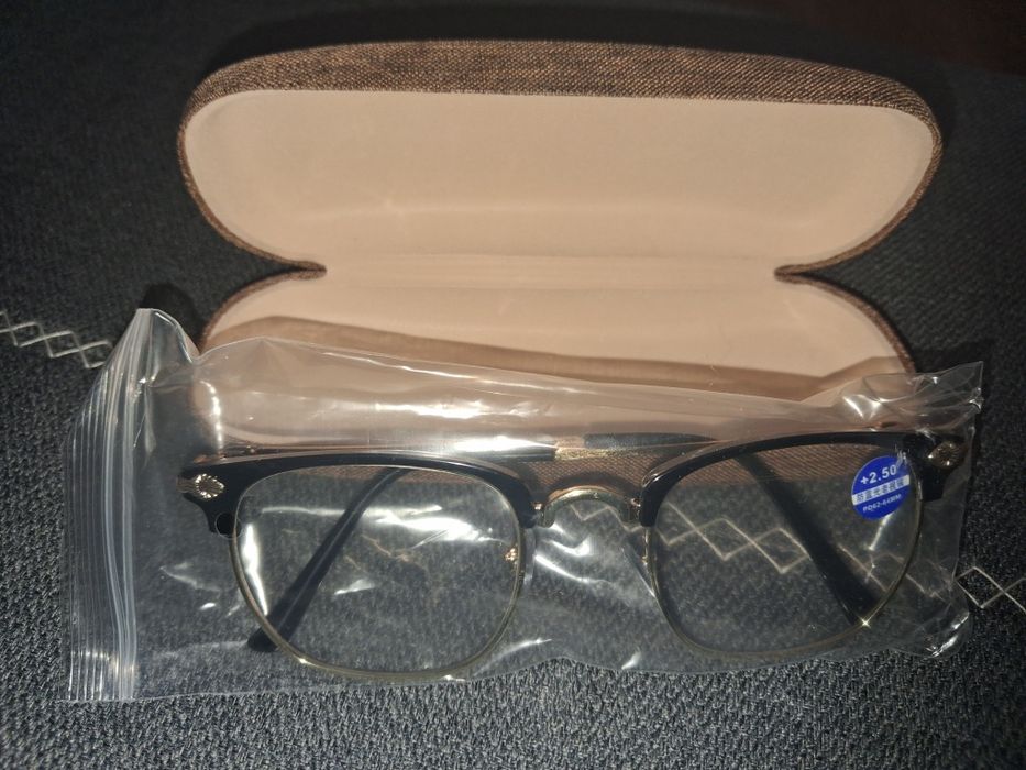 *** Okulary korekcyjne +2,5 *** gratis pudelko