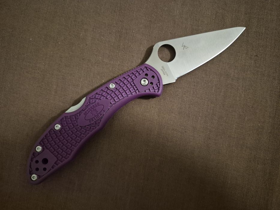 Nóż Spyderco Delica Japan VG-10