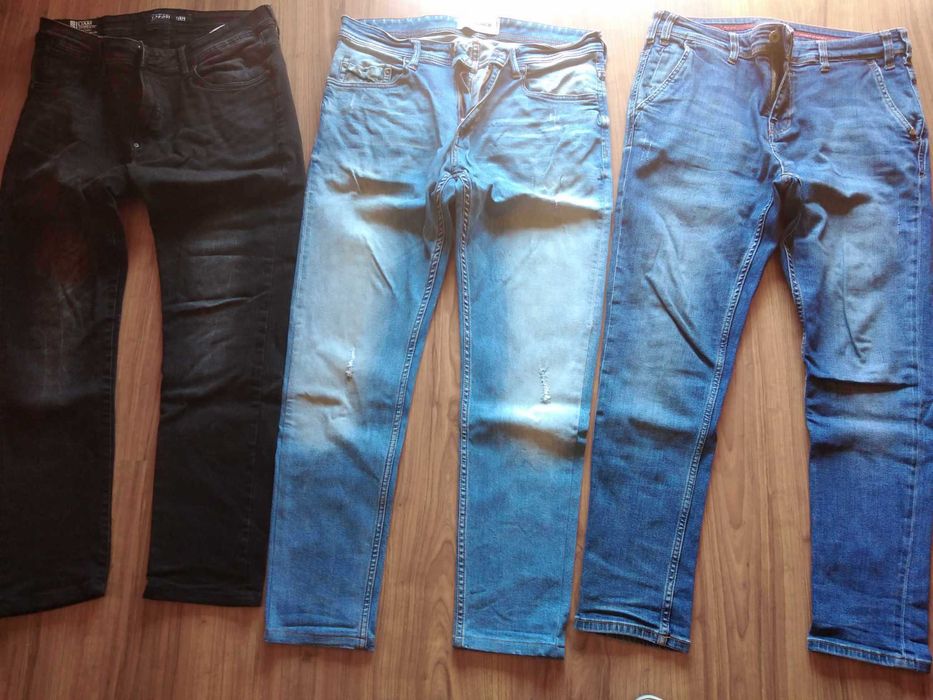3 calças de ganga + 1 calça oferta