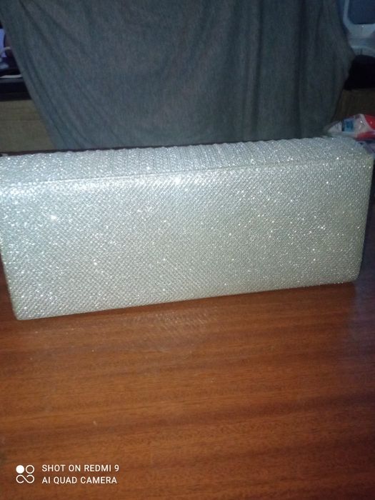 Vendo bolsa de mulher  de cerimónia  ou festas