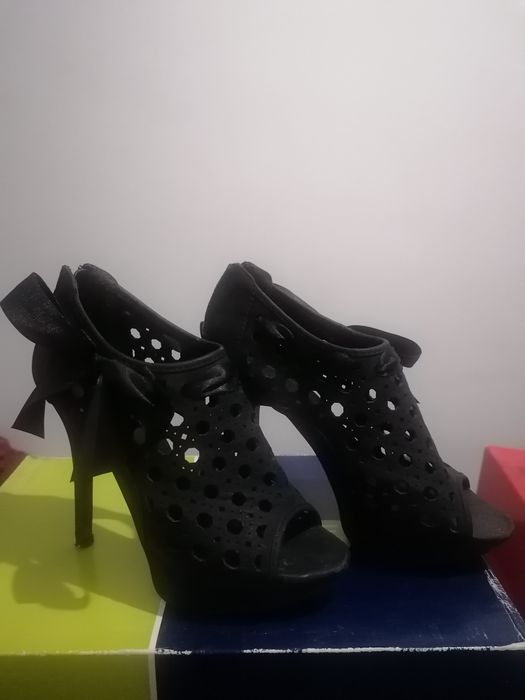 Sapatos pretos n35