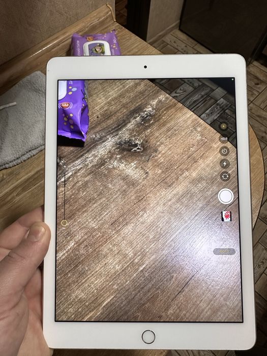 Ipad LTE    9,7 дюймів