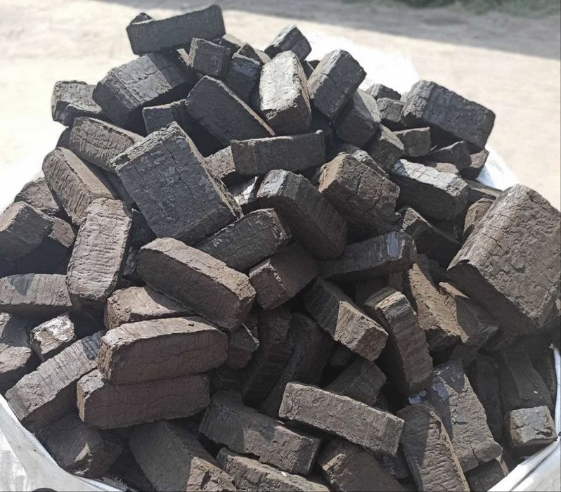 Торфобрикет Брикет в бегах та насипом , пакетований