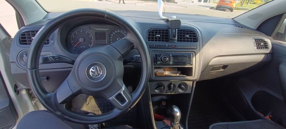Продам автомобіль Volkswagen Polo