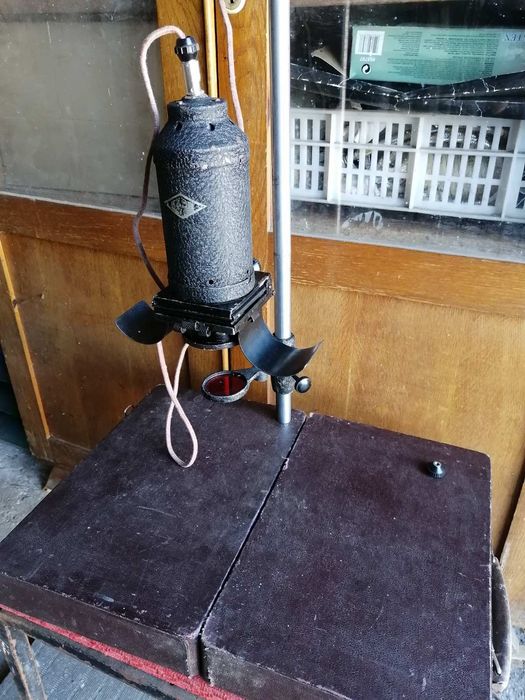 Фотоувеличитель винтажный,принадлежности для печати фотографий.