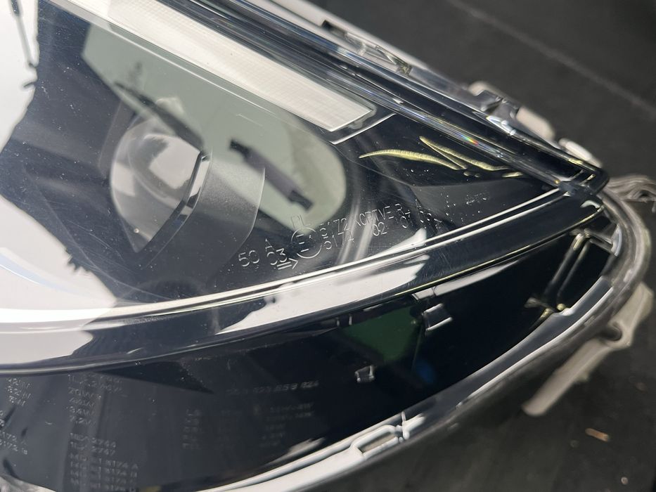 BMW IX laser фара ліва 5A3CEA1- 04