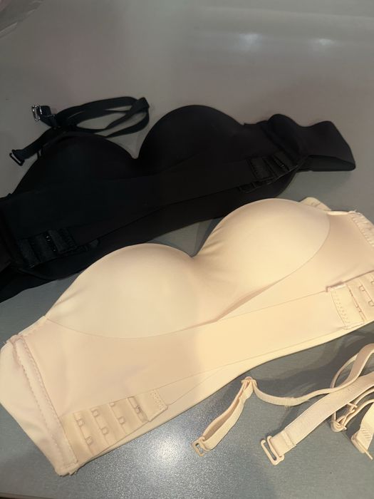 Бюстгалтери зі зйомними бретельками