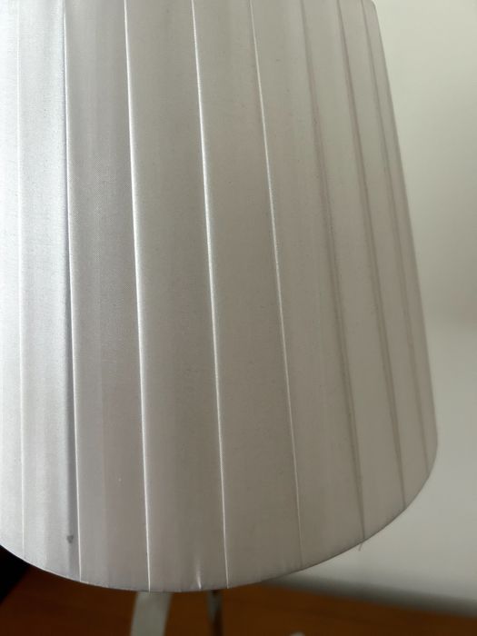 Candeeiro com lâmpada