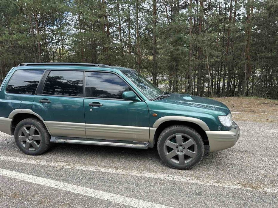 SUBARU Forester.