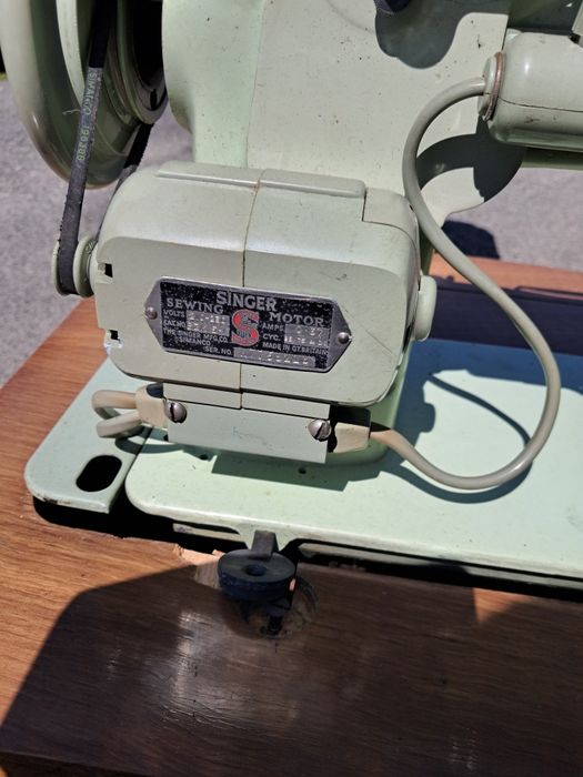 Maquina de custura Singer profissional