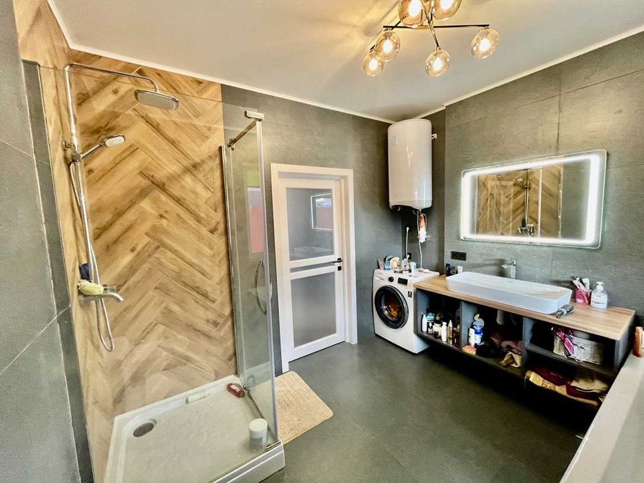 Одноповерховий будинок з ремонтом у новій котеджній забудові Бучі!