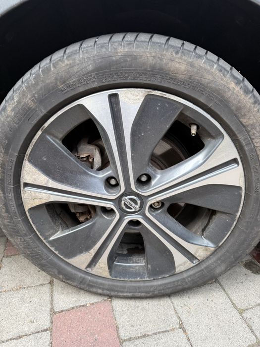 Титани диски колеса шини Nissan Leaf Qashqai 215 50 R17 5x114.3