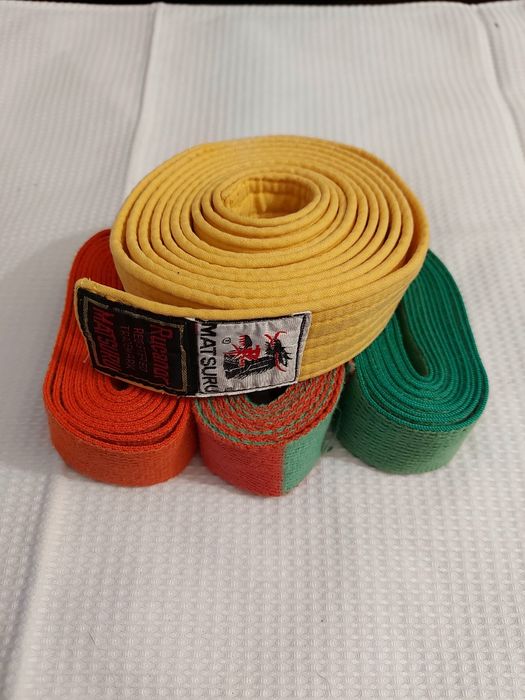 Cintos (4) de Karaté / Judo.
