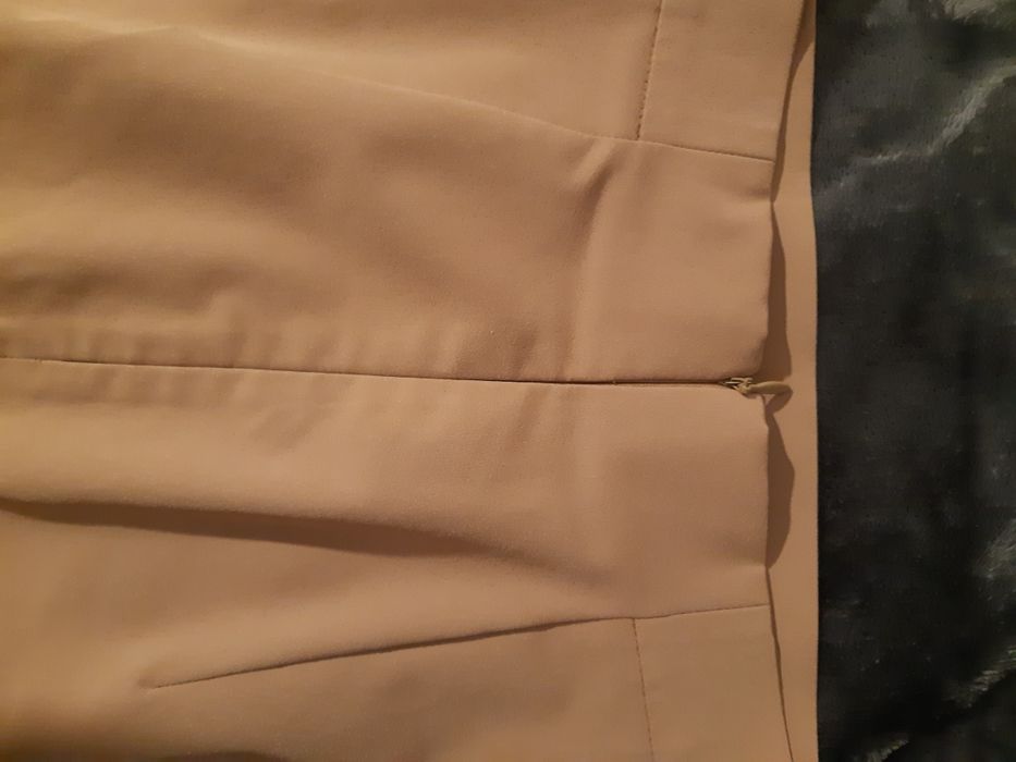 Elegancka spódnica biurowa Zapa beżowa M