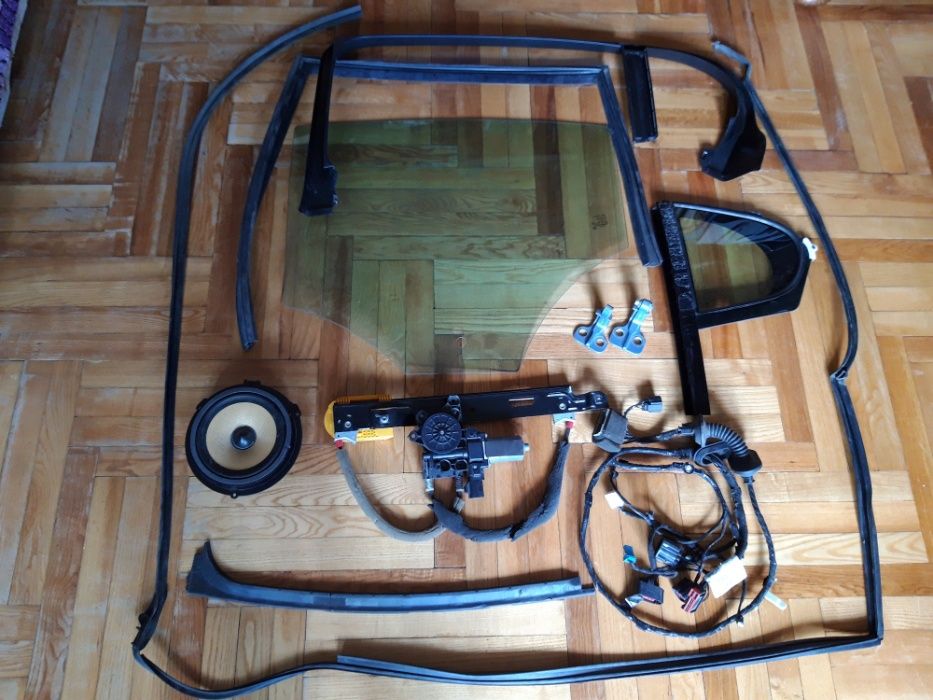 Стекло двери зад.\лев. для Jaguar XF 2007-2015 г.