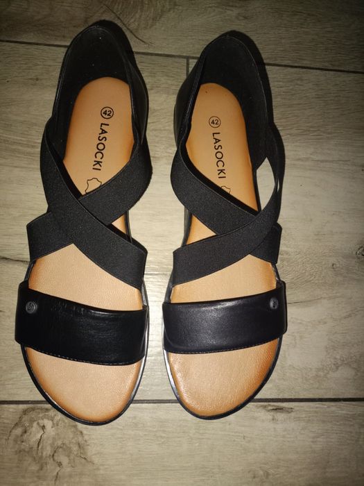 Nowe skórzane sandały Lasocki 42