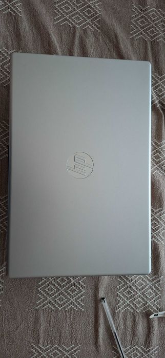 Vendo portatil HP Laptop 15 FD0001NP