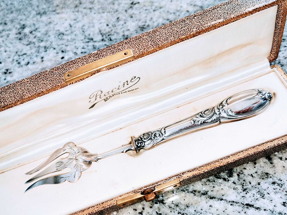 Вилка для закусок серебро Франция