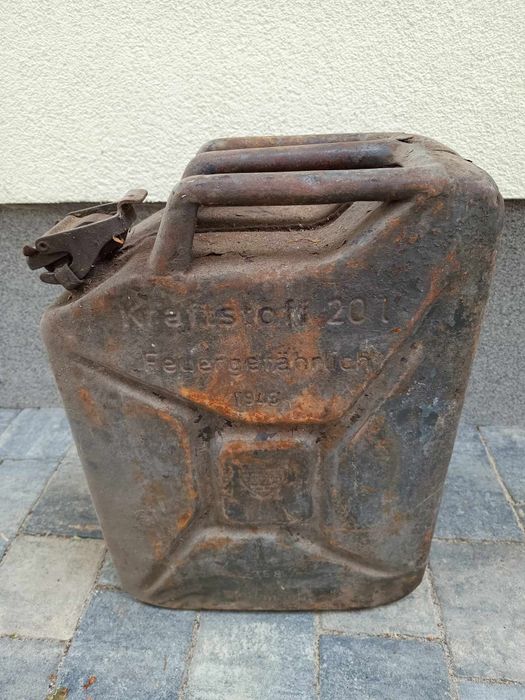 Zabytkowy kanister Wehrmachtu
